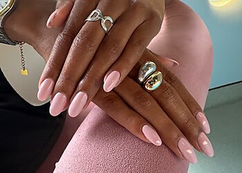 Nail extensions — almond shape gel nails at LacquerLove Toulouse